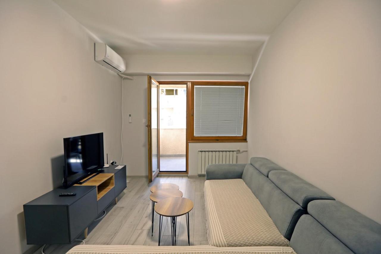 Hostel 42 Skopje Bagian luar foto
