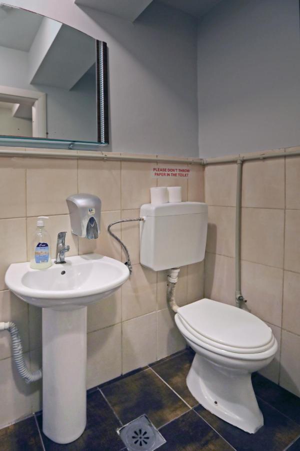 Hostel 42 Skopje Bagian luar foto