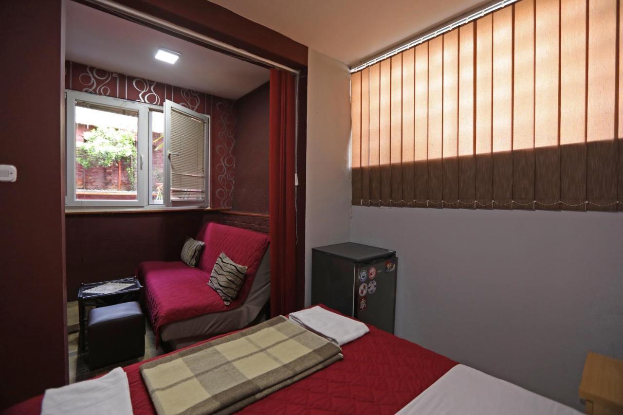 Hostel 42 Skopje Bagian luar foto