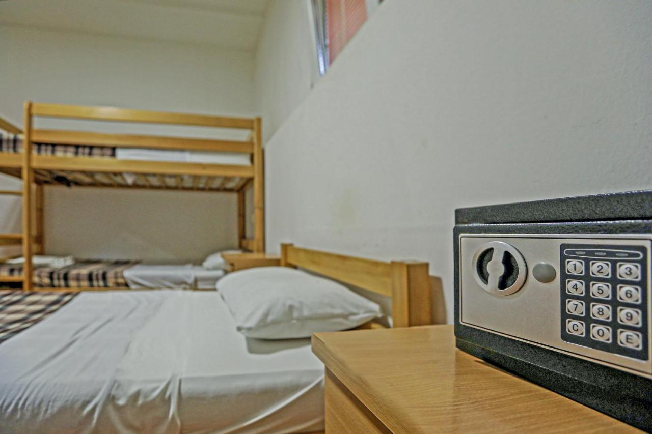 Hostel 42 Skopje Bagian luar foto