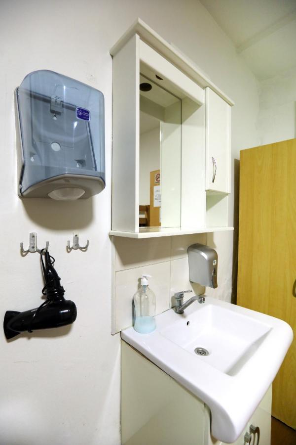 Hostel 42 Skopje Bagian luar foto