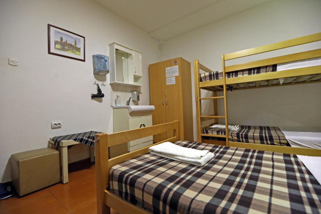 Hostel 42 Skopje Bagian luar foto
